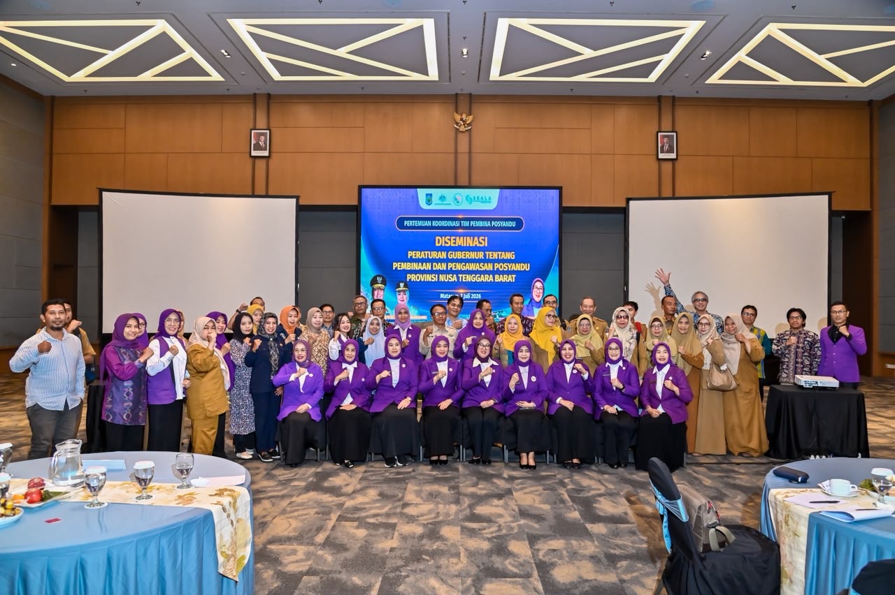 Perkuat Sinergi Pembinaan dan Pengawasan Posyandu, Ketua TP Posyandu Kabupaten Sumbawa dan Kepala Dinas PMD Kabupaten Sumbawa Hadiri Rapat Koordinasi Tim Pembina Posyandu Se-Provinsi NTB